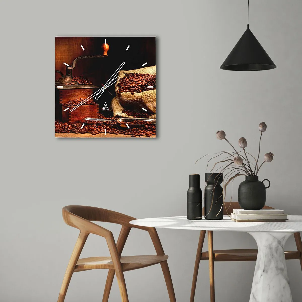 Nástěnné hodiny - Zátiší se zrnky kávy a mlýnkem - 30x30 cm