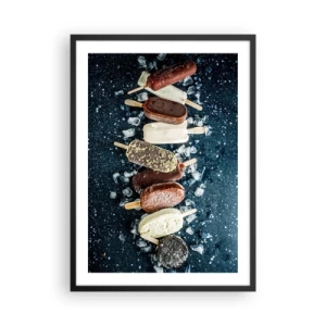 Plakát v černém rámu - Různé nanuky obklopené ledem proti tmavé obloze - 50x70cm - Chuť horkého léta - Moderní nástěnná dekorace do obývacího pokoje a ložnice ARTTOR
