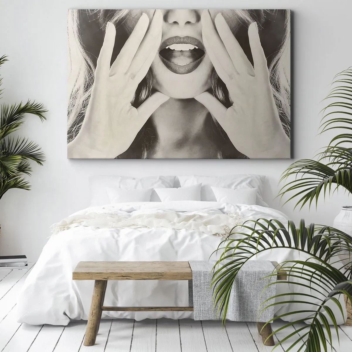 Obraz na plátně - Černobílý portrét ženy s výraznými rty a rukama - 70x50cm - Už jdu! - Moderní nástěnná dekorace do obývacího pokoje a ložnice ARTTOR