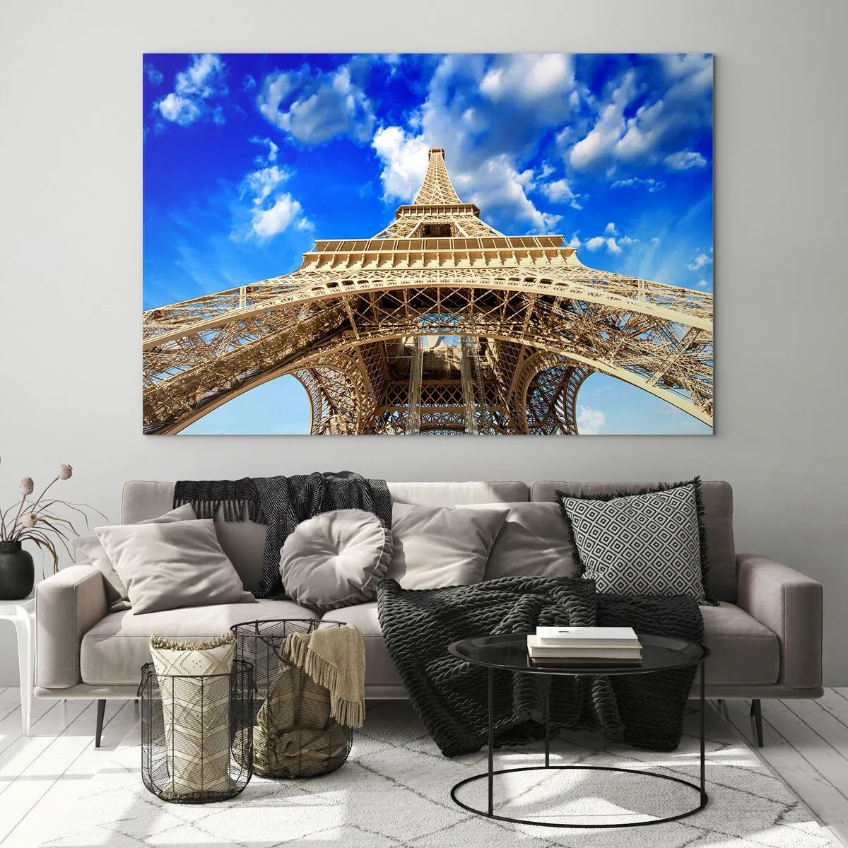 Obraz na skle - Eiffelova věž shora proti obloze - 70x50cm - Dosáhnout na oblohu a mraky - Moderní nástěnná dekorace do obývacího pokoje a ložnice ARTTOR