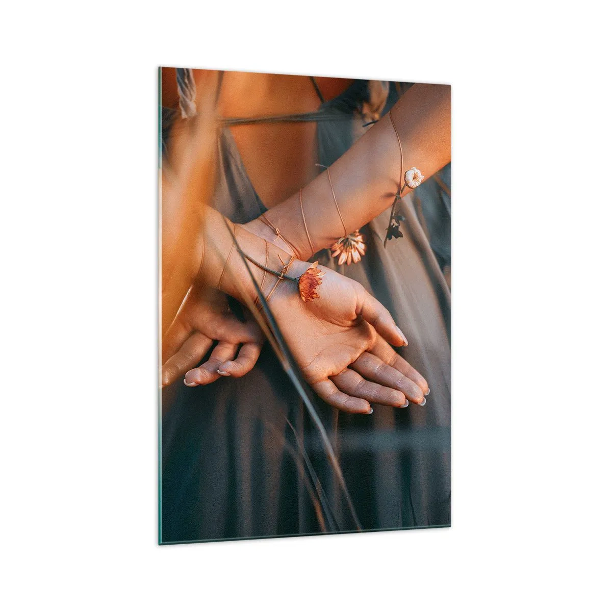 Obraz na skle - Propojená s přírodou - 70x100 cm