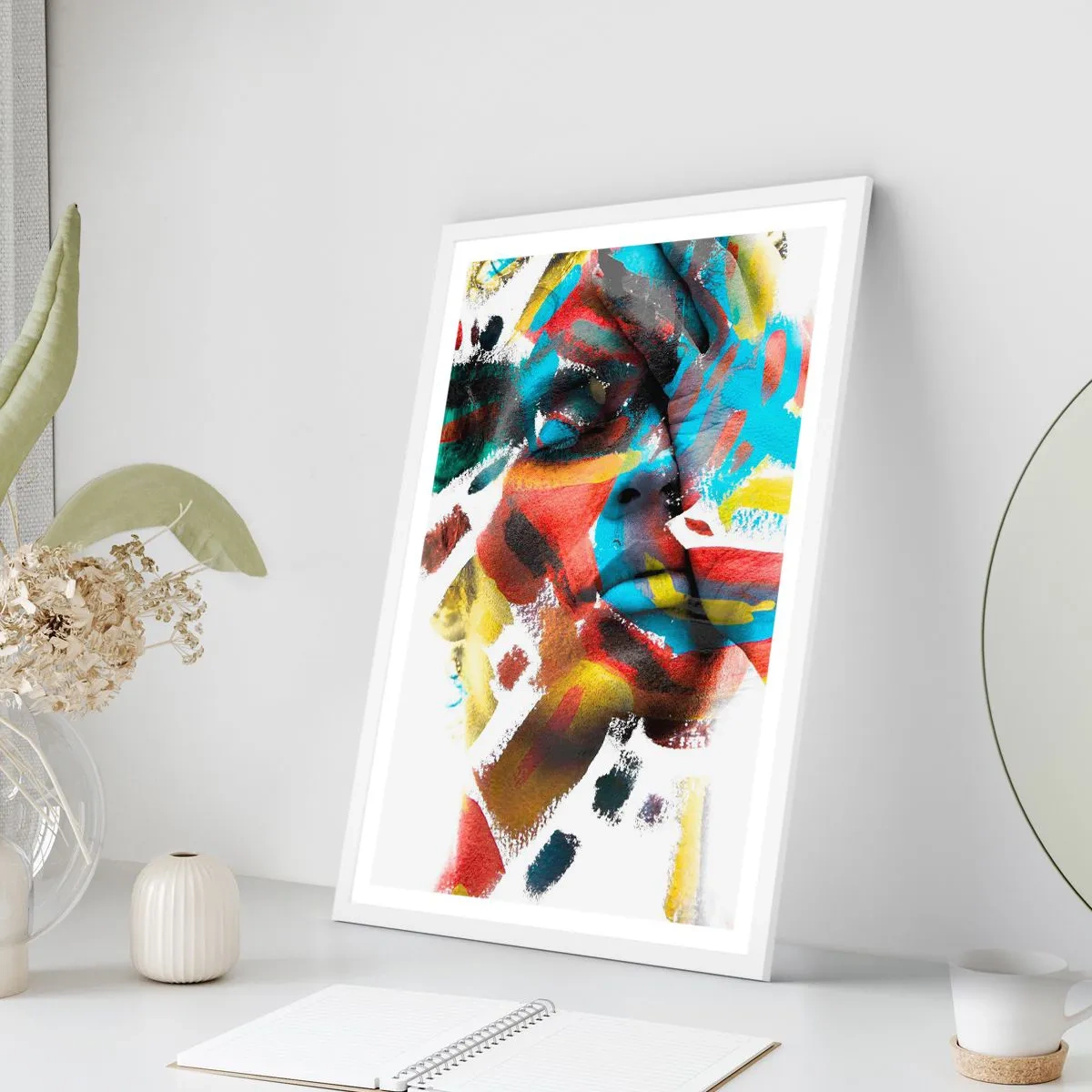 Plakát v bílém rámu - Pestrá osobnost - 30x40 cm
