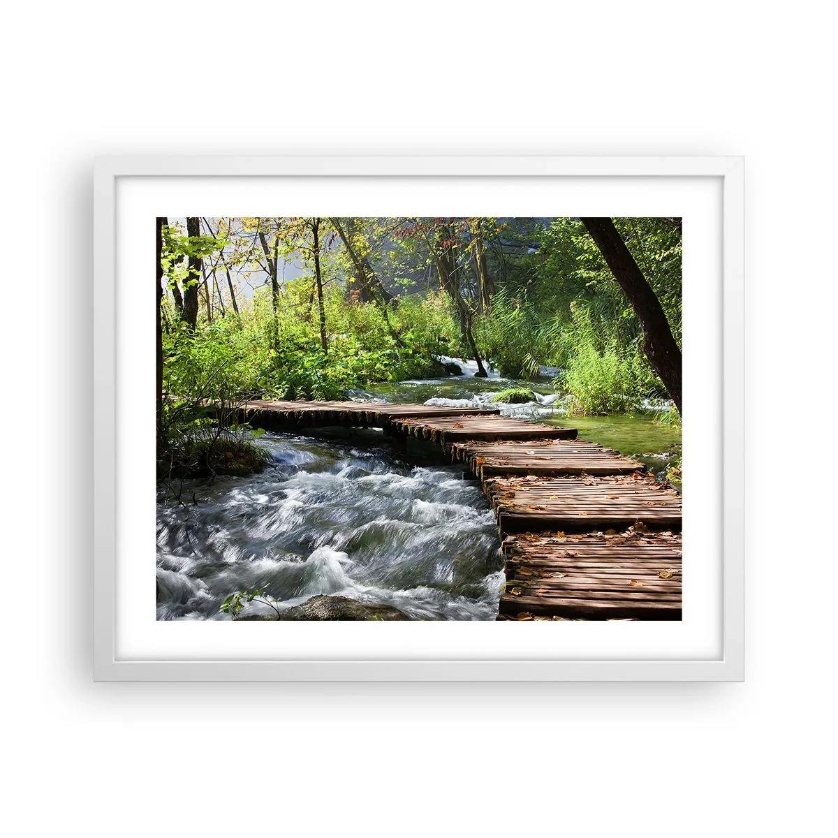 Plakát v bílém rámu - U zpěněného vodopádu - 50x40 cm