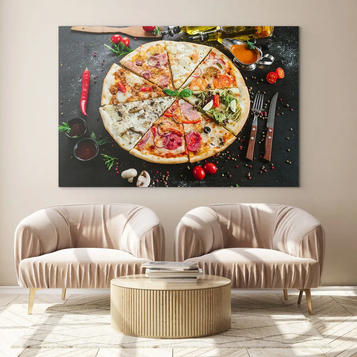 Obraz na skle - Pizza v různých příchutích s polevou na tmavém pozadí - 70x50cm - Vějíř chutí - Moderní nástěnná dekorace do obývacího pokoje a ložnice ARTTOR