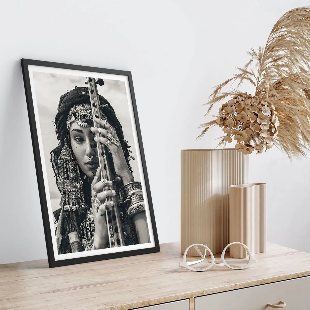 Plakát v černém rámu - Samotná hudba orientu - 61x91 cm