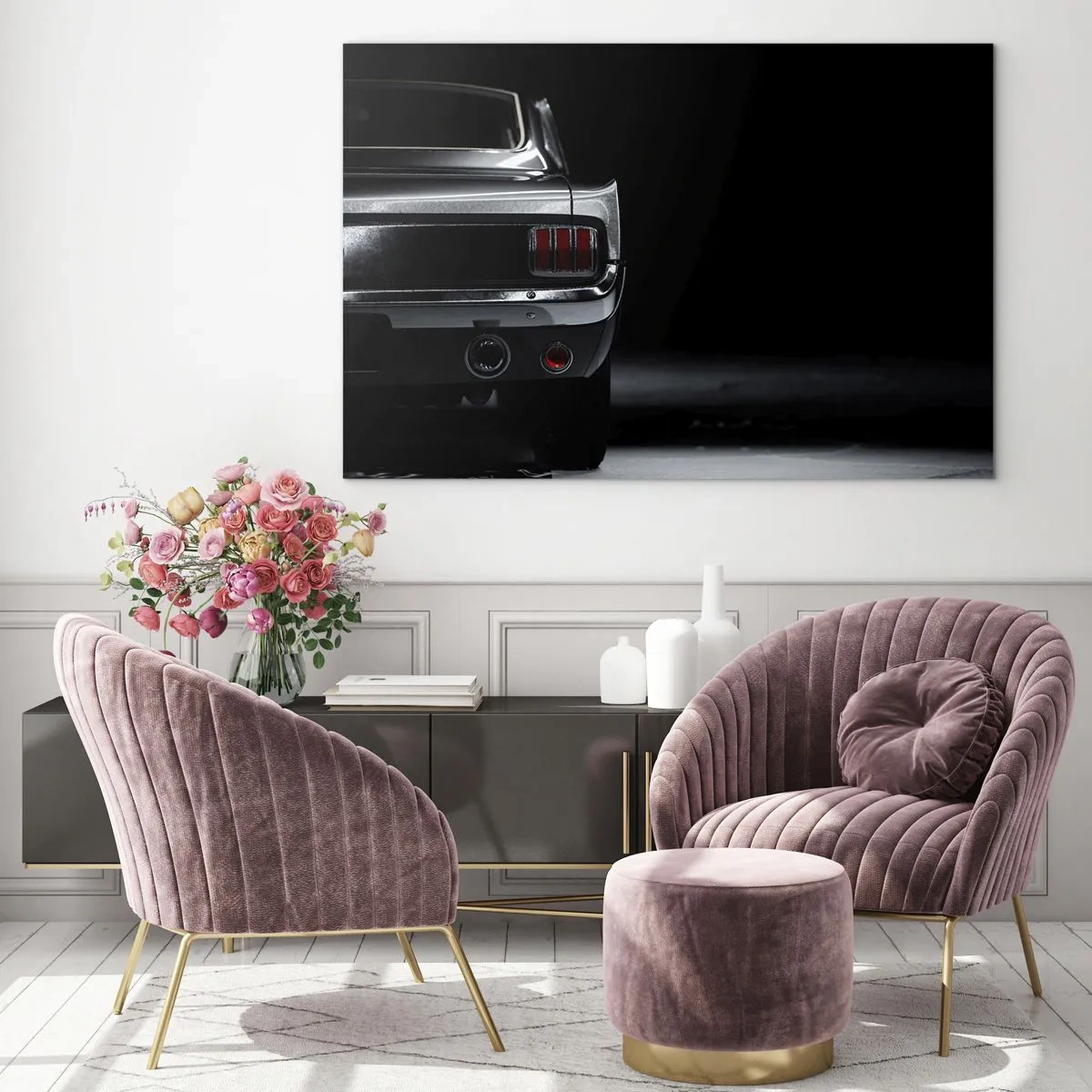 Obraz na skle - Zadní část klasického vozu v tmavém, stylovém interiéru - 70x50cm - Kouzlo klasiky - Moderní nástěnná dekorace do obývacího pokoje a ložnice ARTTOR