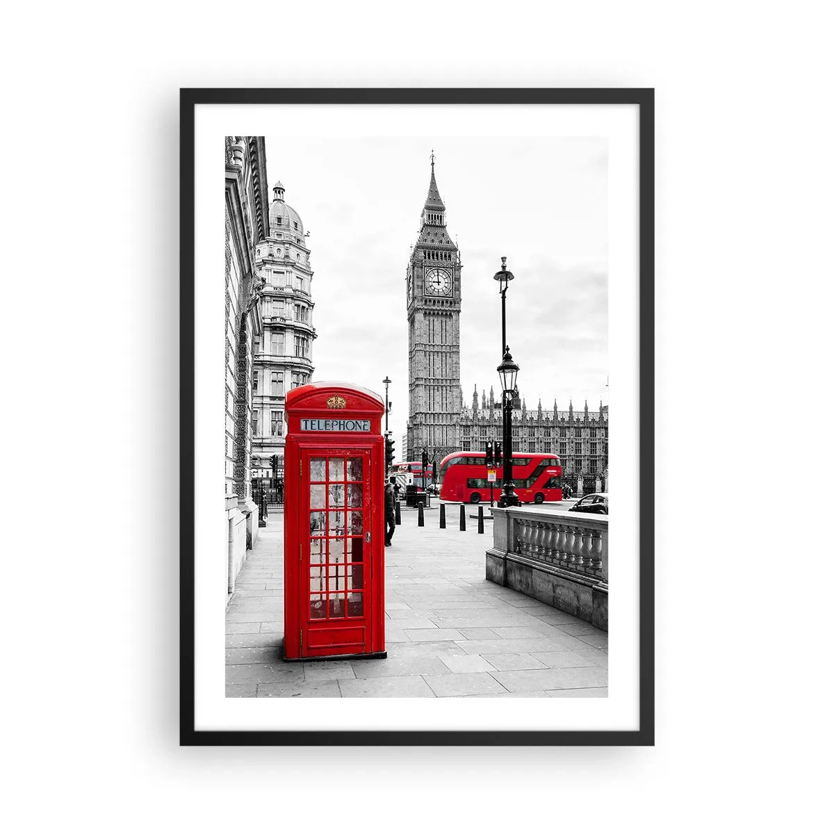 Plakát v černém rámu - Červená telefonní budka s Big Benem a autobusem v pozadí. - 50x70cm - Nepochybně Londýn - Moderní nástěnná dekorace do obývacího pokoje a ložnice ARTTOR