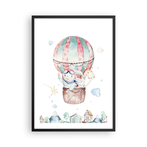 Plakát v černém rámu - Roztomilá ilustrace plyšového medvídka letícího v balónu nad městem - 50x70cm - Brzy se vrátíme! - Moderní nástěnná dekorace do obývacího pokoje a ložnice ARTTOR