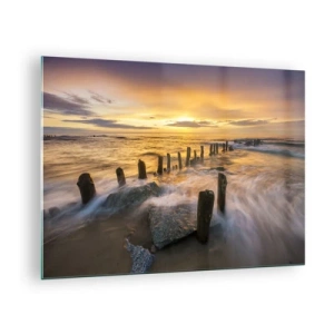 Obraz na skle - Západ slunce nad mořem s dřevěnými pilíři na pláži - 70x50cm - Drsná krása Baltského moře - Moderní nástěnná dekorace do obývacího pokoje a ložnice ARTTOR