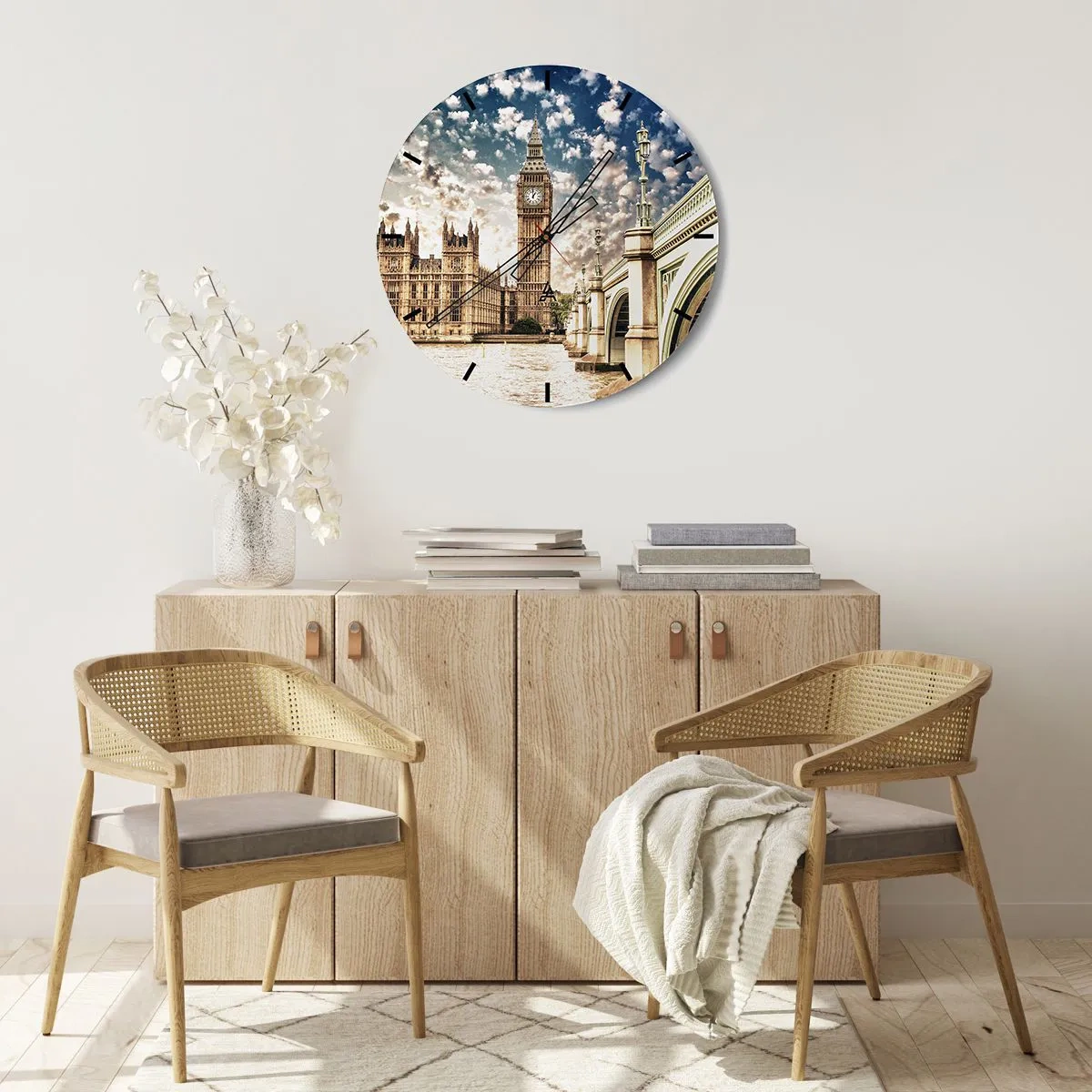 Nástěnné hodiny - Big Ben a Temžský most v Londýně za slunečného dne - 30x30cm - Peřové oblaky nad Temží - Moderní nástěnná dekorace do obývacího pokoje, kuchyně a ložnice ARTTOR