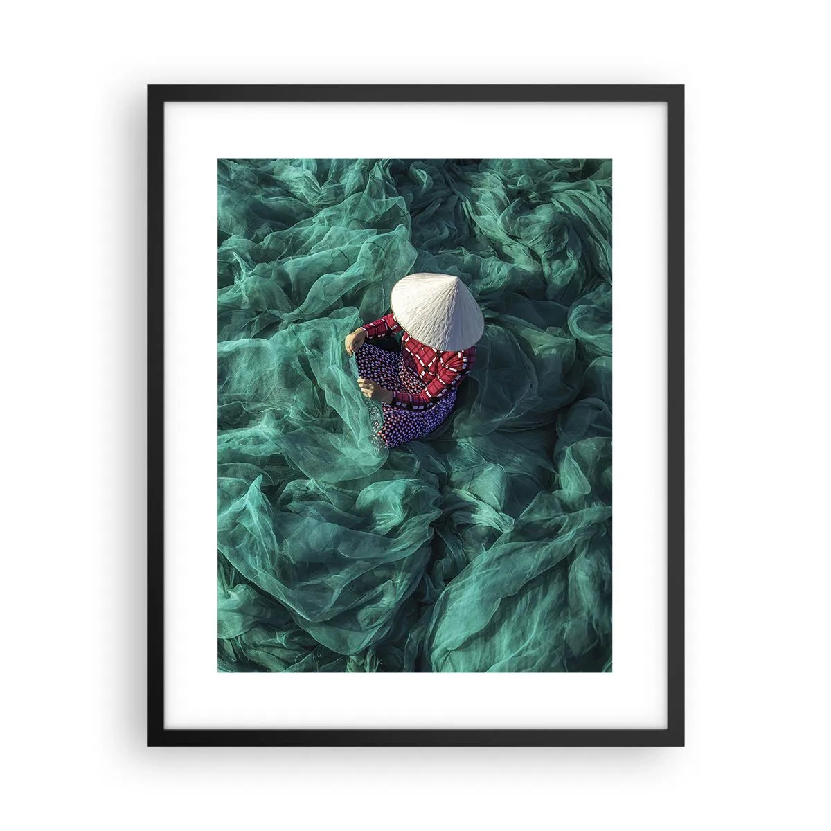 Plakát v černém rámu - V moři sítí - 40x50 cm