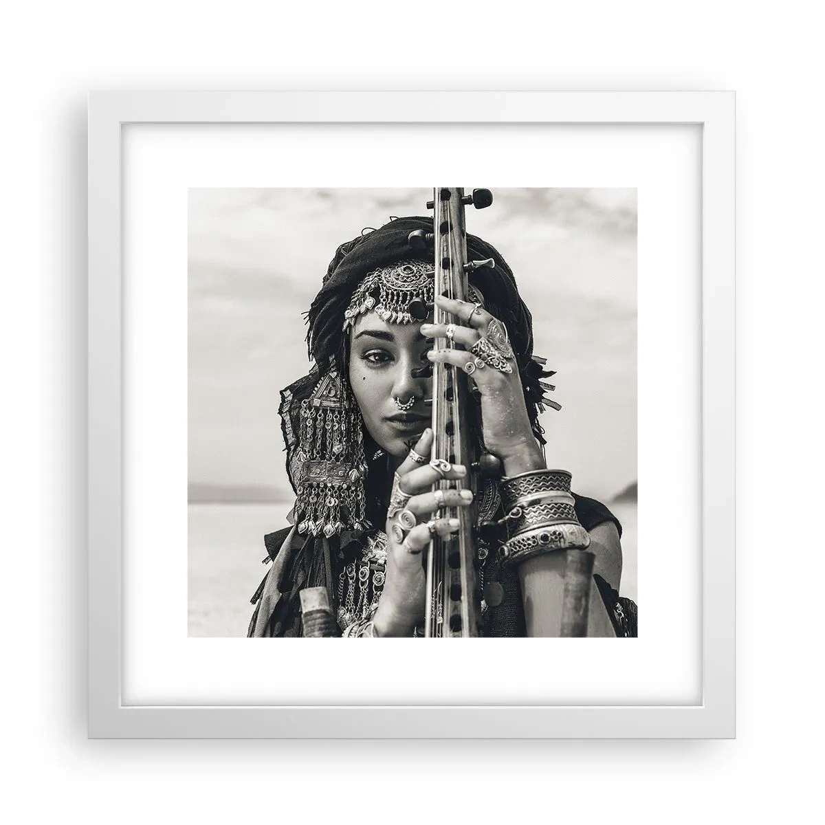 Plakát v bílém rámu - Samotná hudba orientu - 30x30 cm