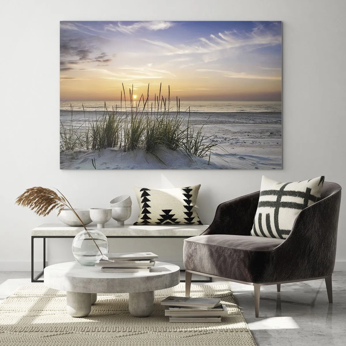 Obraz na skle - Západ slunce nad travnatou pláží - 70x50cm - Podívej se, představ si a pociť - Moderní nástěnná dekorace do obývacího pokoje a ložnice ARTTOR