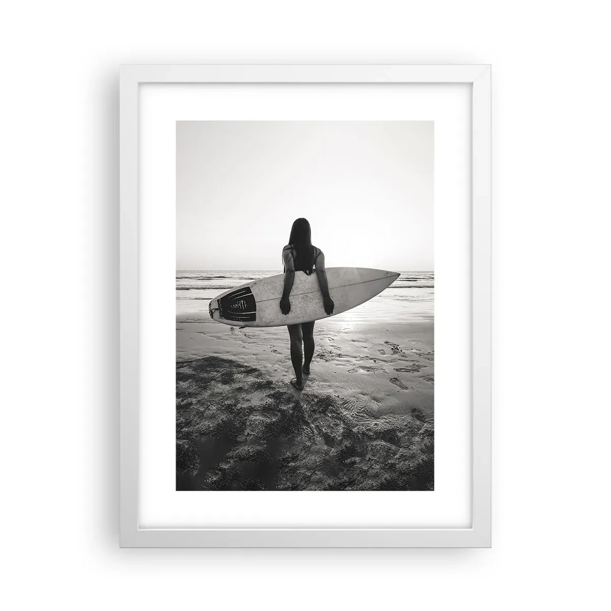 Plakát v bílém rámu - Dcera mořské vlny - 30x40 cm