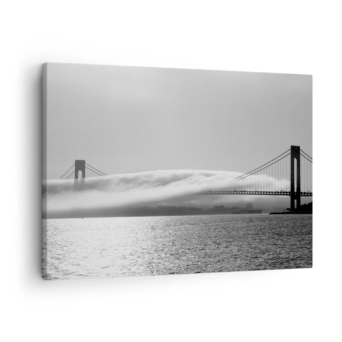 Obraz na plátně - Most přes vodu zahalený v mlze na černobílém snímku - 70x50cm - Proplout Zlatou bránou - Moderní nástěnná dekorace do obývacího pokoje a ložnice ARTTOR