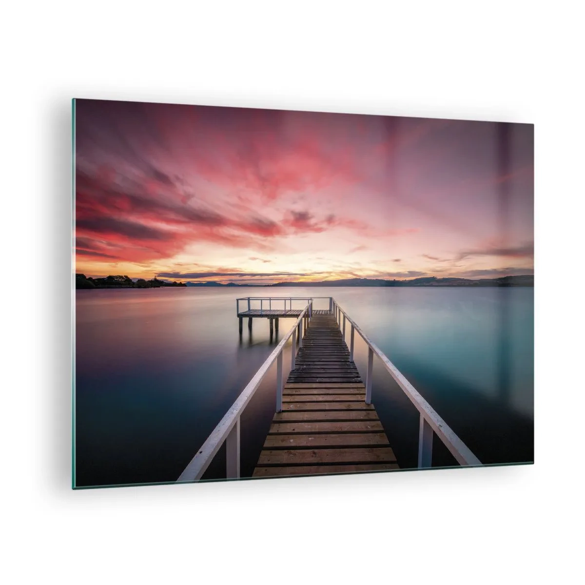 Obraz na skle - Jezerní molo při západu slunce s růžovou oblohou - 70x50cm - Jemný plamen večera - Moderní nástěnná dekorace do obývacího pokoje a ložnice ARTTOR