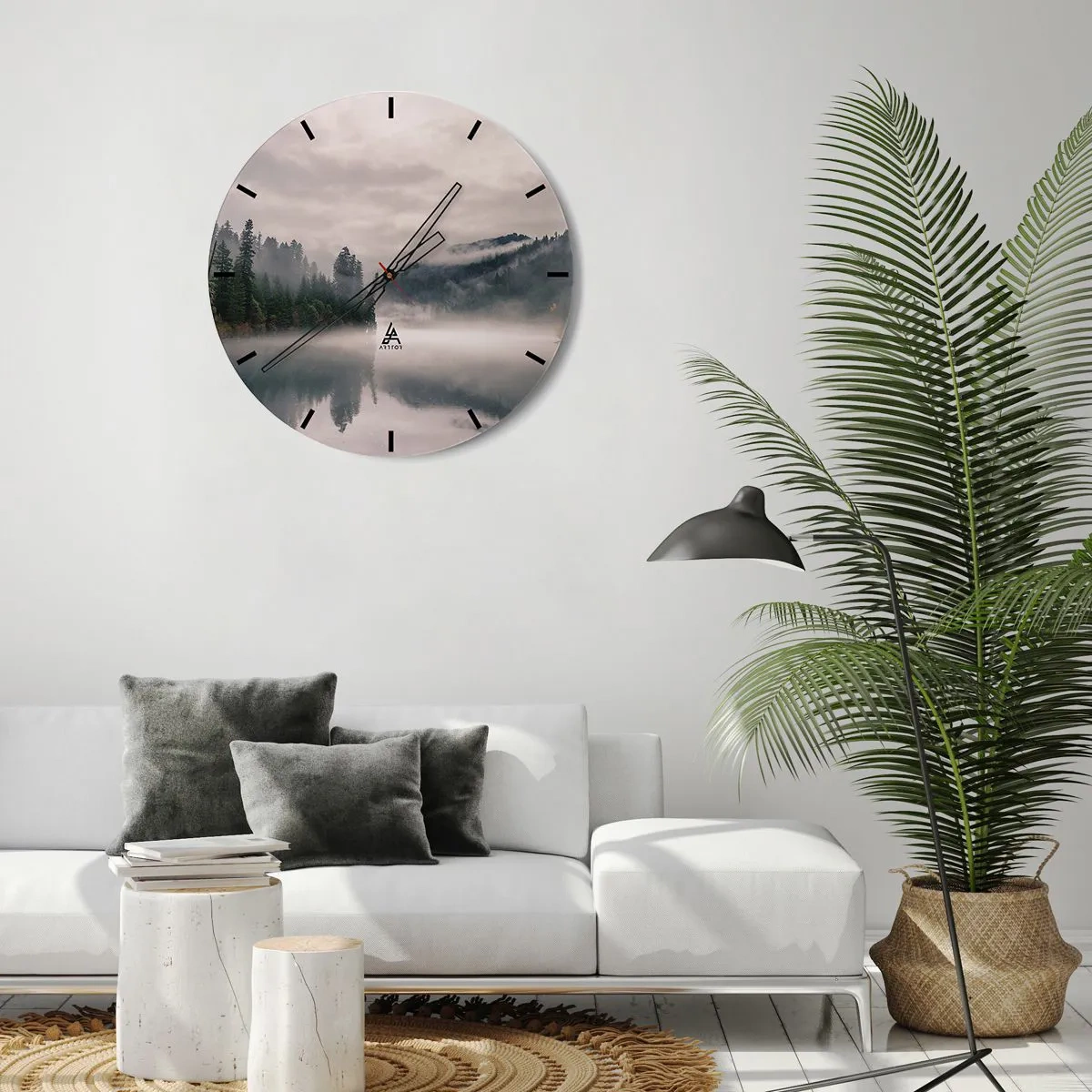 Nástěnné hodiny - Mlžný les nad klidným jezerem ráno - 30x30cm - V zamyšlení, v mlze - Moderní nástěnná dekorace do obývacího pokoje, kuchyně a ložnice ARTTOR