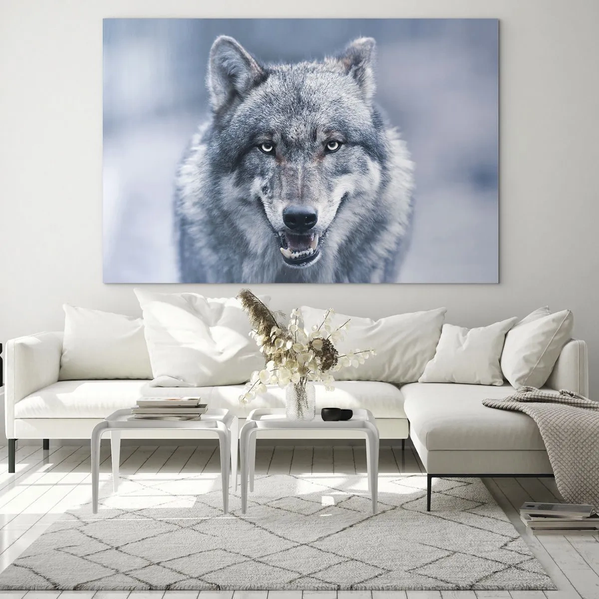 Obraz na skle - Vlk s pronikavým pohledem na pozadí zasněženého lesa - 70x50cm - Přijmete tuto výzvu? - Moderní nástěnná dekorace do obývacího pokoje a ložnice ARTTOR