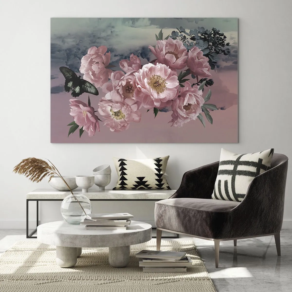 Obraz na skle - Růžové pivoňky s motýlem proti obloze - 70x50cm - Vrchol romantismu - Moderní nástěnná dekorace do obývacího pokoje a ložnice ARTTOR
