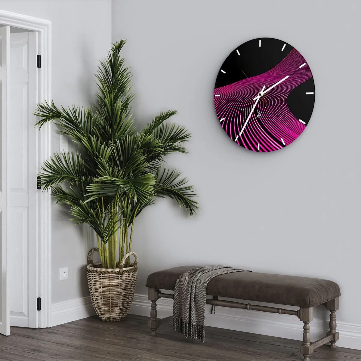 Nástěnné hodiny - Fialové čáry na černém pozadí ve futuristické kompozici - 30x30cm - Alej světla - Moderní nástěnná dekorace do obývacího pokoje, kuchyně a ložnice ARTTOR