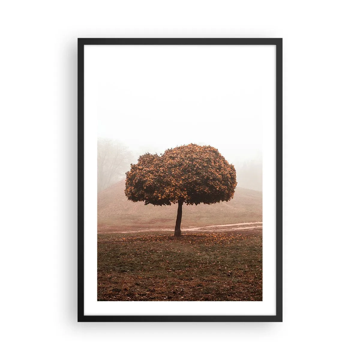 Plakát v černém rámu - Osamělý strom v podzimní mlze - 50x70cm - Po rušném létě - Moderní nástěnná dekorace do obývacího pokoje a ložnice ARTTOR