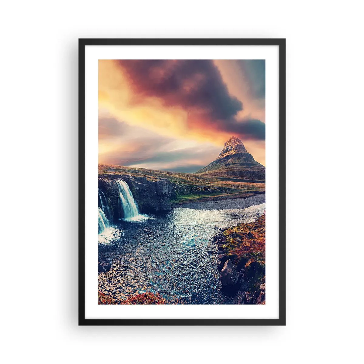 Plakát v černém rámu - Horská krajina s vodopádem a malebnou oblohou - 50x70cm - V majestátu přírody - Moderní nástěnná dekorace do obývacího pokoje a ložnice ARTTOR