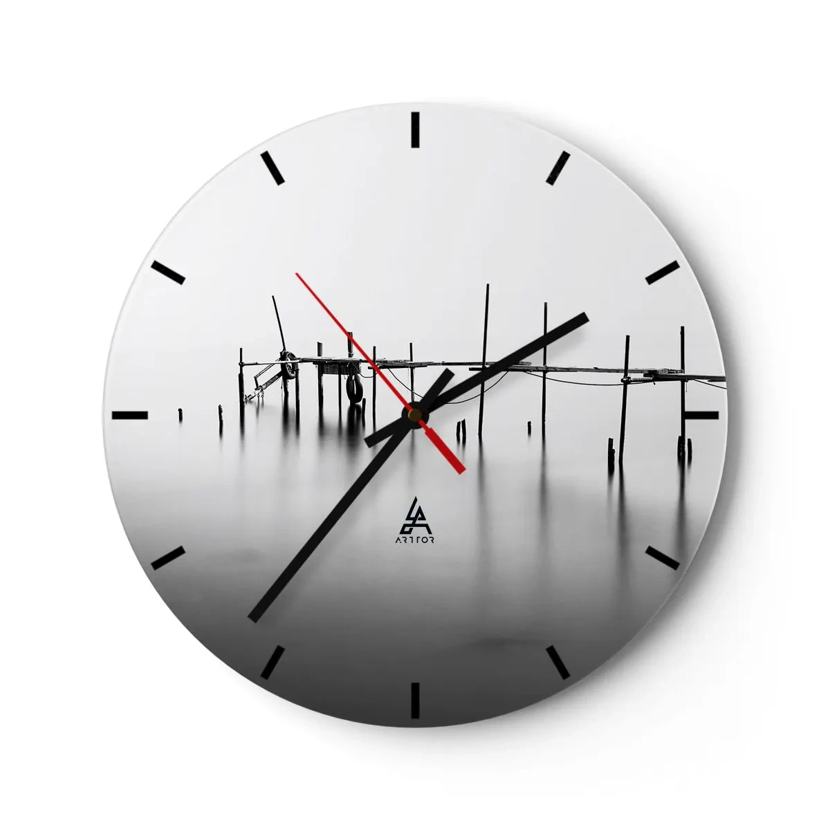 Nástěnné hodiny - Minimalistické molo na klidné vodě v odstínech šedé - 30x30cm - A co když svět není? - Moderní nástěnná dekorace do obývacího pokoje, kuchyně a ložnice ARTTOR