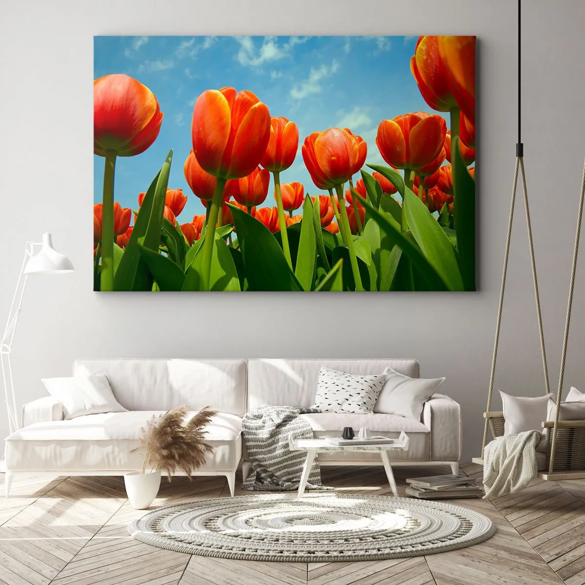 Obraz na plátně - Pole červených a oranžových tulipánů proti modré obloze - 70x50cm - Kromě blankytného nebe nic v životě nepotřebují - Moderní nástěnná dekorace do obývacího pokoje a ložnice ARTTOR