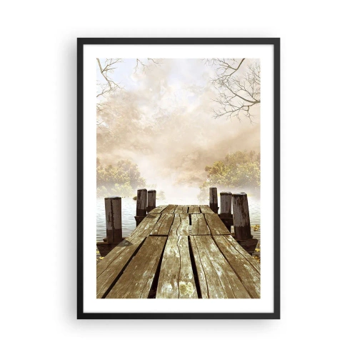 Plakát v černém rámu - Staré dřevěné molo nad jezerem v mlhavém prostředí - 50x70cm - Jemný smutek podzimu - Moderní nástěnná dekorace do obývacího pokoje a ložnice ARTTOR