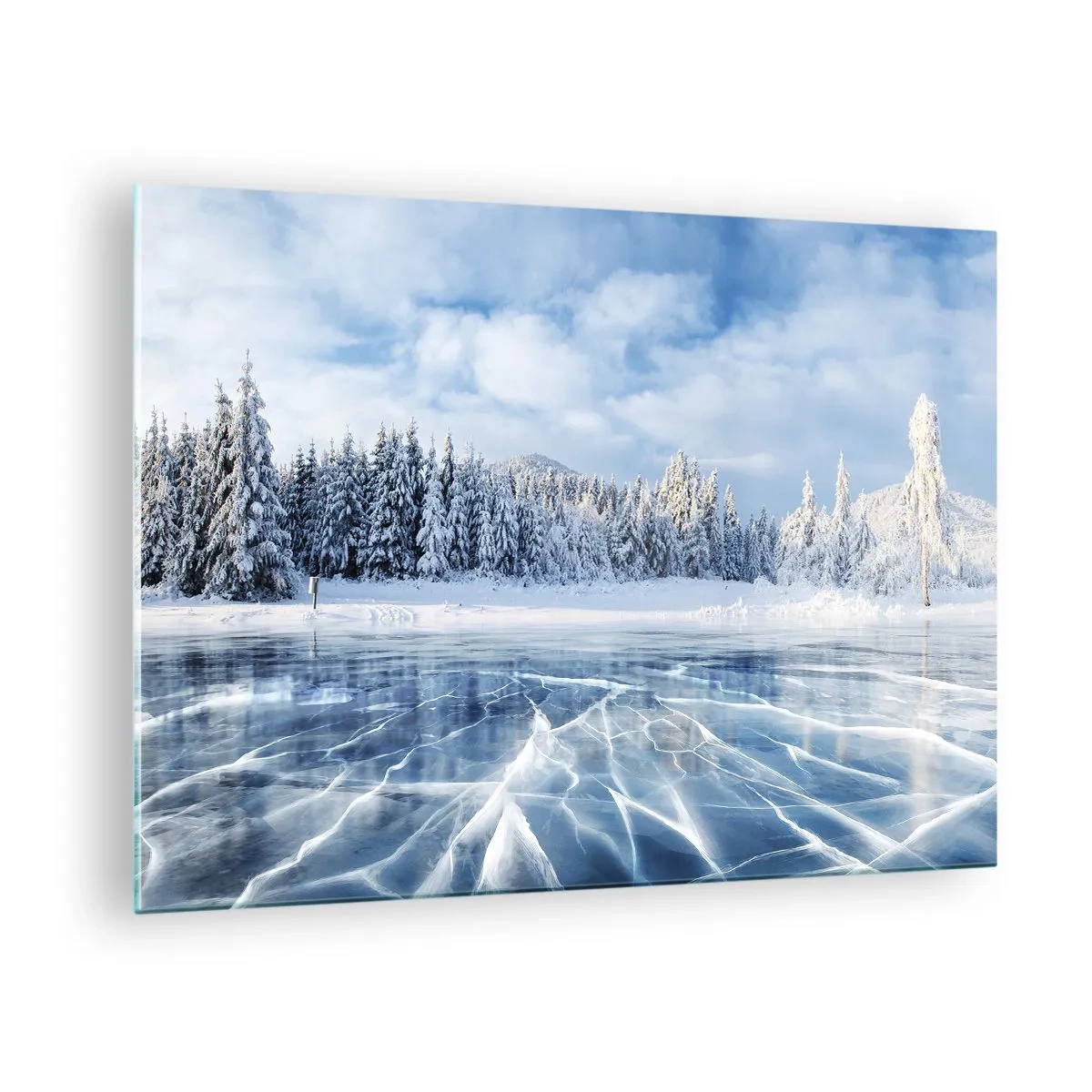 Obraz na skle - Zamrzlé jezero obklopené zimním lesem - 70x50cm - Oslnivý a krystalický pohled - Moderní nástěnná dekorace do obývacího pokoje a ložnice ARTTOR