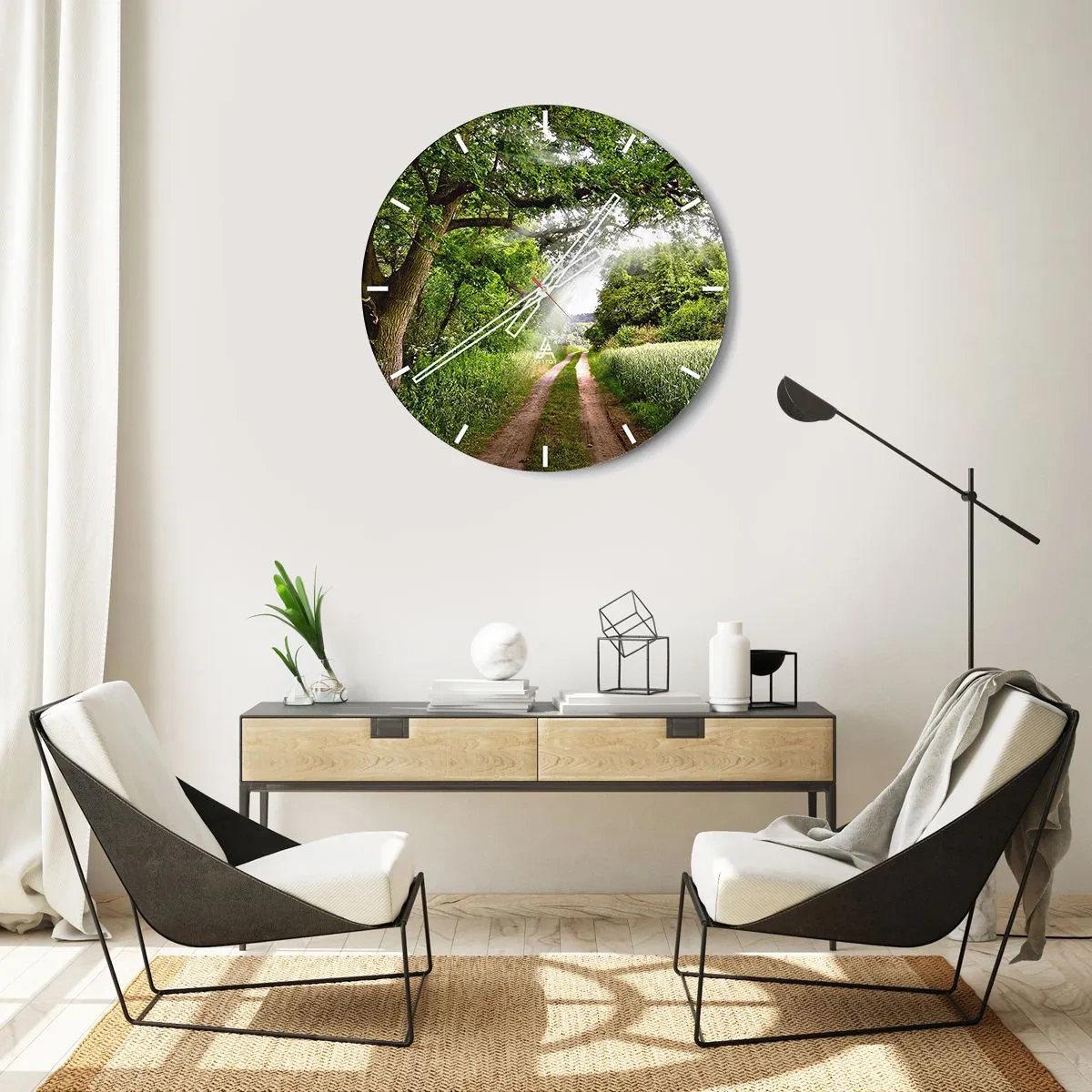 Nástěnné hodiny - Lesní cesta mezi zelenými stromy a poli za slunečného dne - 30x30cm - Et in Arcadia ego - Moderní nástěnná dekorace do obývacího pokoje, kuchyně a ložnice ARTTOR