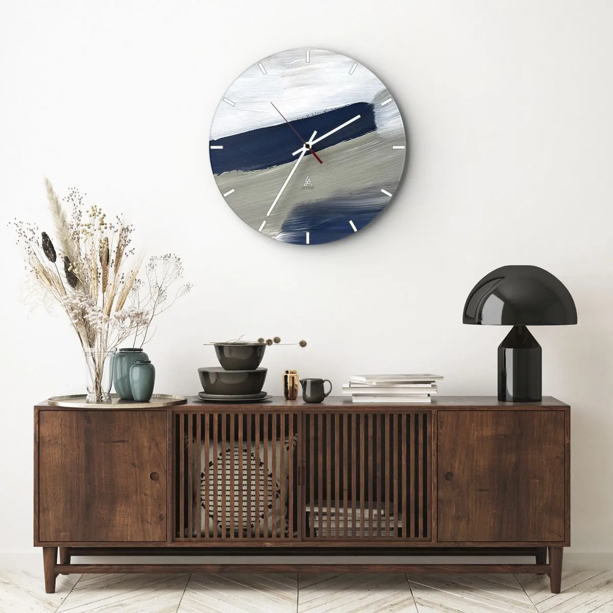Nástěnné hodiny - Abstraktní tahy štětcem v bílé a tmavě modré barvě - 30x30cm - Setkání s bílou - Moderní nástěnná dekorace do obývacího pokoje, kuchyně a ložnice ARTTOR
