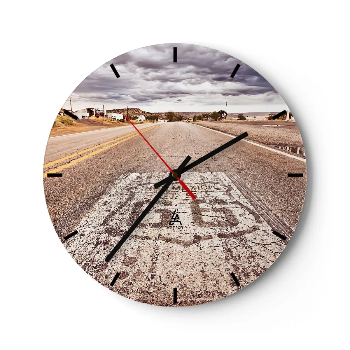 Nástěnné hodiny - Route 66 pod zataženou oblohou - 30x30cm - Mother Road - americká legenda - Moderní nástěnná dekorace do obývacího pokoje, kuchyně a ložnice ARTTOR