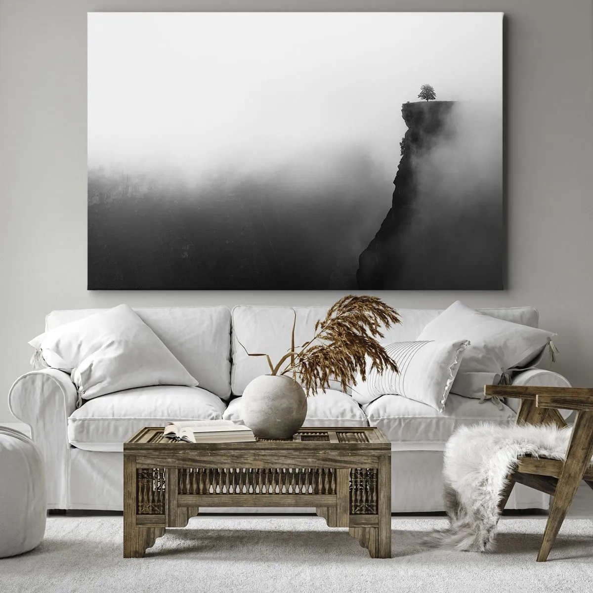Obraz na plátně - Osamělý strom na okraji útesu obklopený mlhou - 70x50cm - Na okraji světa - Moderní nástěnná dekorace do obývacího pokoje a ložnice ARTTOR