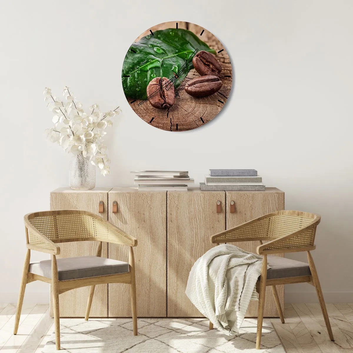Nástěnné hodiny - Kávová zrna a zelený list na dřevěném pozadí - 30x30cm - Nejskutečnější a černá - Moderní nástěnná dekorace do obývacího pokoje, kuchyně a ložnice ARTTOR