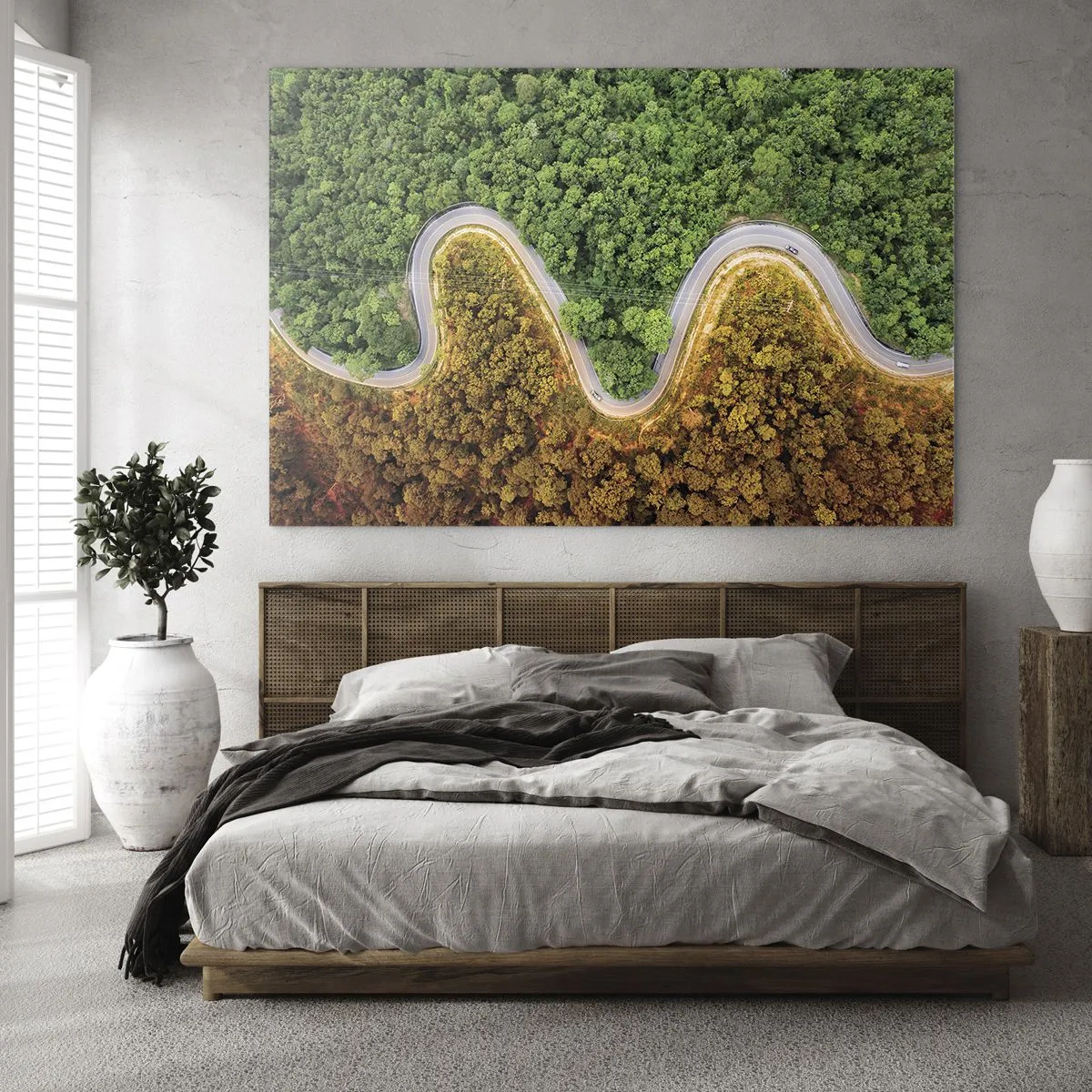 Obraz na skle - Klikatá cesta hustým lesem z ptačí perspektivy - 70x50cm - Hranice a průlomy - Moderní nástěnná dekorace do obývacího pokoje a ložnice ARTTOR