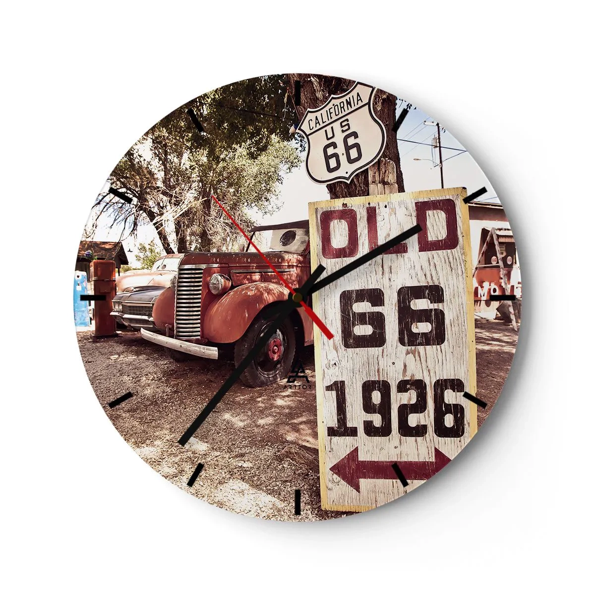Nástěnné hodiny - Veterán před cedulí a dřevěnou plaketou Route 66. - 30x30cm - Legenda americké provincie - Moderní nástěnná dekorace do obývacího pokoje, kuchyně a ložnice ARTTOR
