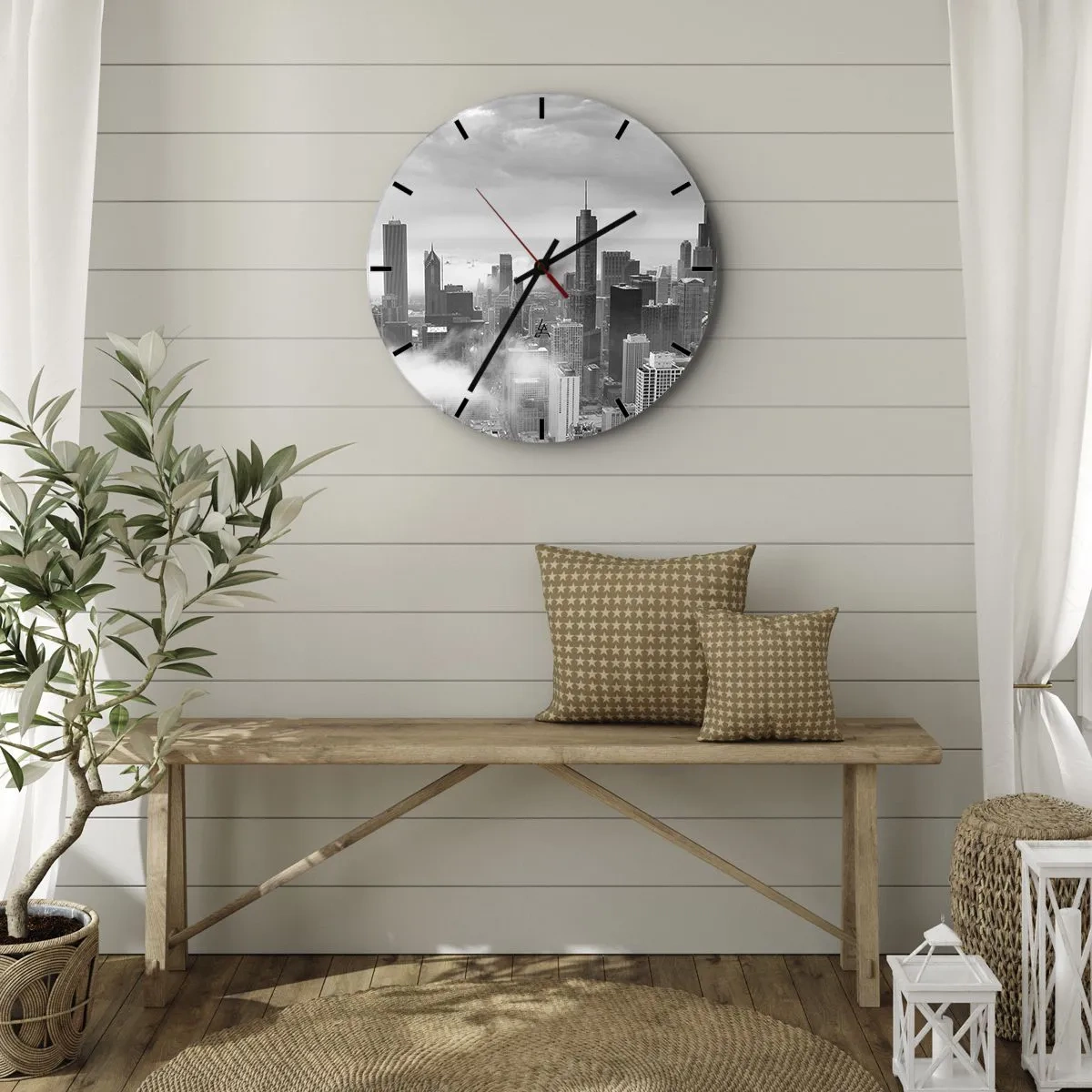 Nástěnné hodiny - Černobílé panorama města s mrakodrapy a mlhou - 30x30cm - Americká krajina - Moderní nástěnná dekorace do obývacího pokoje, kuchyně a ložnice ARTTOR