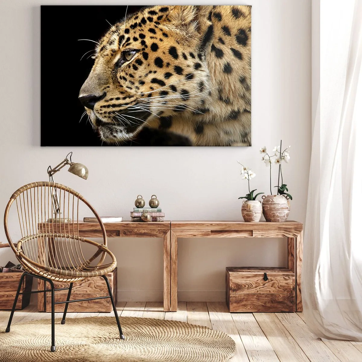 Obraz na plátně - Detail leopardí hlavy na černém pozadí - 70x50cm - Klidný, soustředěný, připravený - Moderní nástěnná dekorace do obývacího pokoje a ložnice ARTTOR
