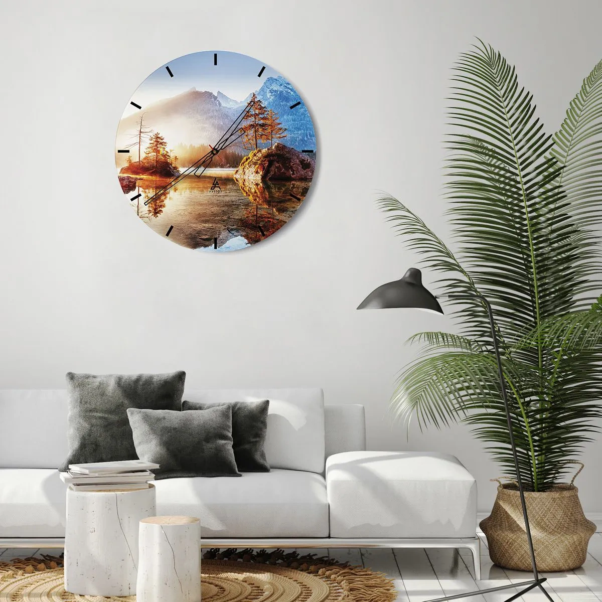 Nástěnné hodiny - Horské jezero s ostrovy a stromy v paprscích slunce - 30x30cm - Příroda v novém světle - Moderní nástěnná dekorace do obývacího pokoje, kuchyně a ložnice ARTTOR