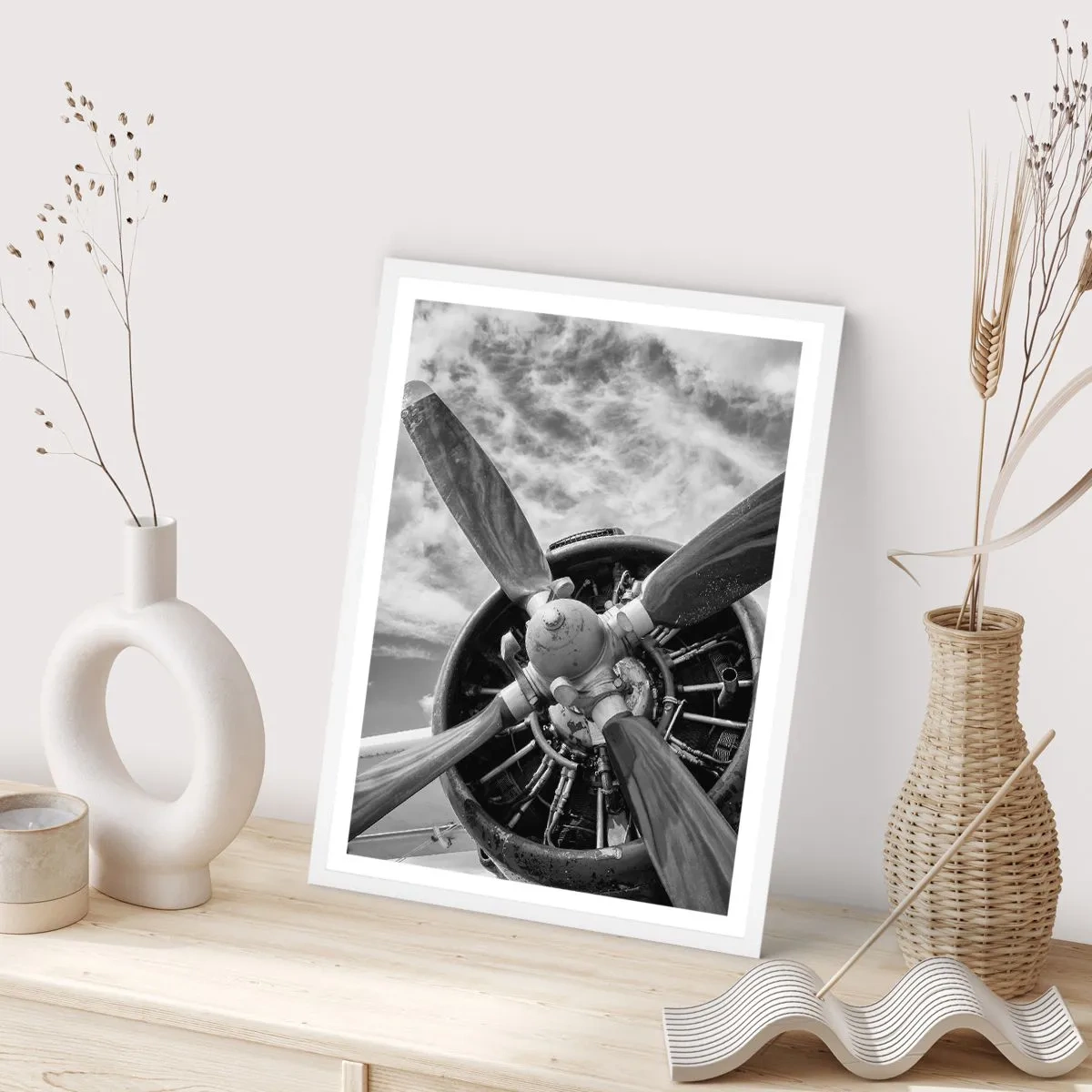 Plakát v bílém rámu - Dobyvatel oblohy - 30x40 cm