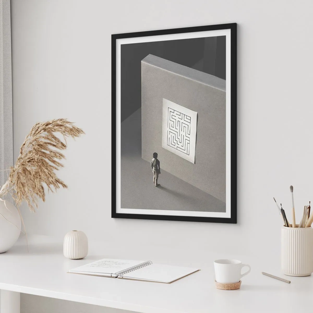 Plakát v černém rámu - Postava před minimalistickým bludištěm - 50x70cm - Kde to ale jsem? - Moderní nástěnná dekorace do obývacího pokoje a ložnice ARTTOR
