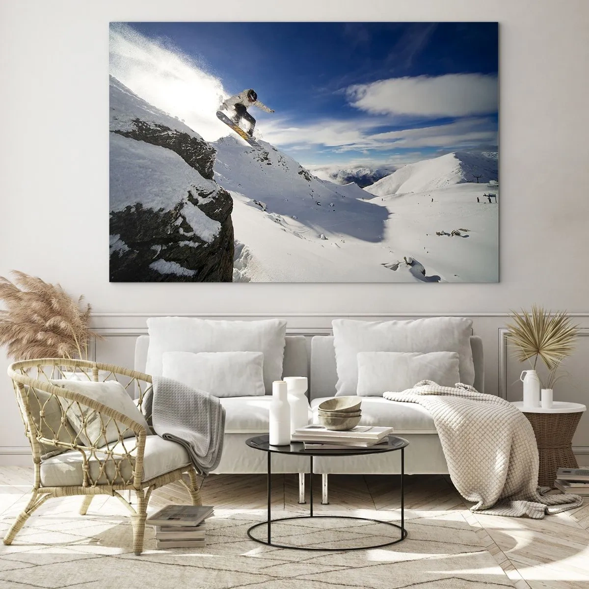 Obraz na skle - Snowboardista skáče z útesu v horách v zimě - 70x50cm - Svoboda bez hranic - Moderní nástěnná dekorace do obývacího pokoje a ložnice ARTTOR