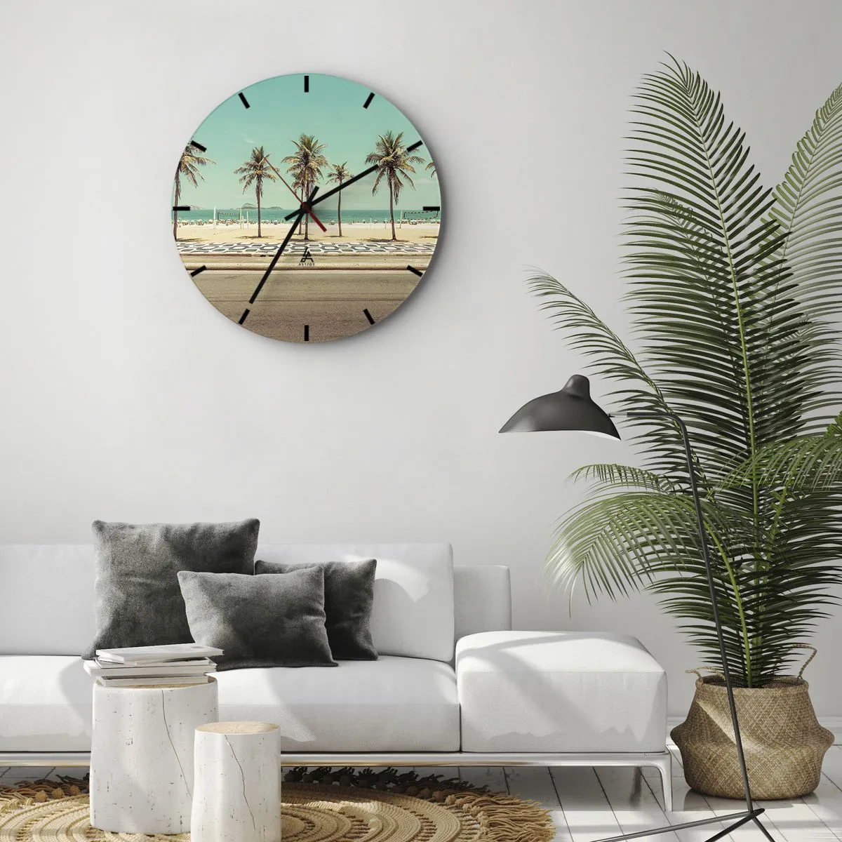 Nástěnné hodiny - Palmy a pláž s promenádou u tyrkysového moře - 30x30cm - Hlídání pláže - Moderní nástěnná dekorace do obývacího pokoje, kuchyně a ložnice ARTTOR