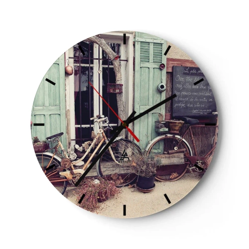 Nástěnné hodiny - Retro kola před zelenými okenicemi - 30x30cm - Ať žije provincie - Moderní nástěnná dekorace do obývacího pokoje, kuchyně a ložnice ARTTOR