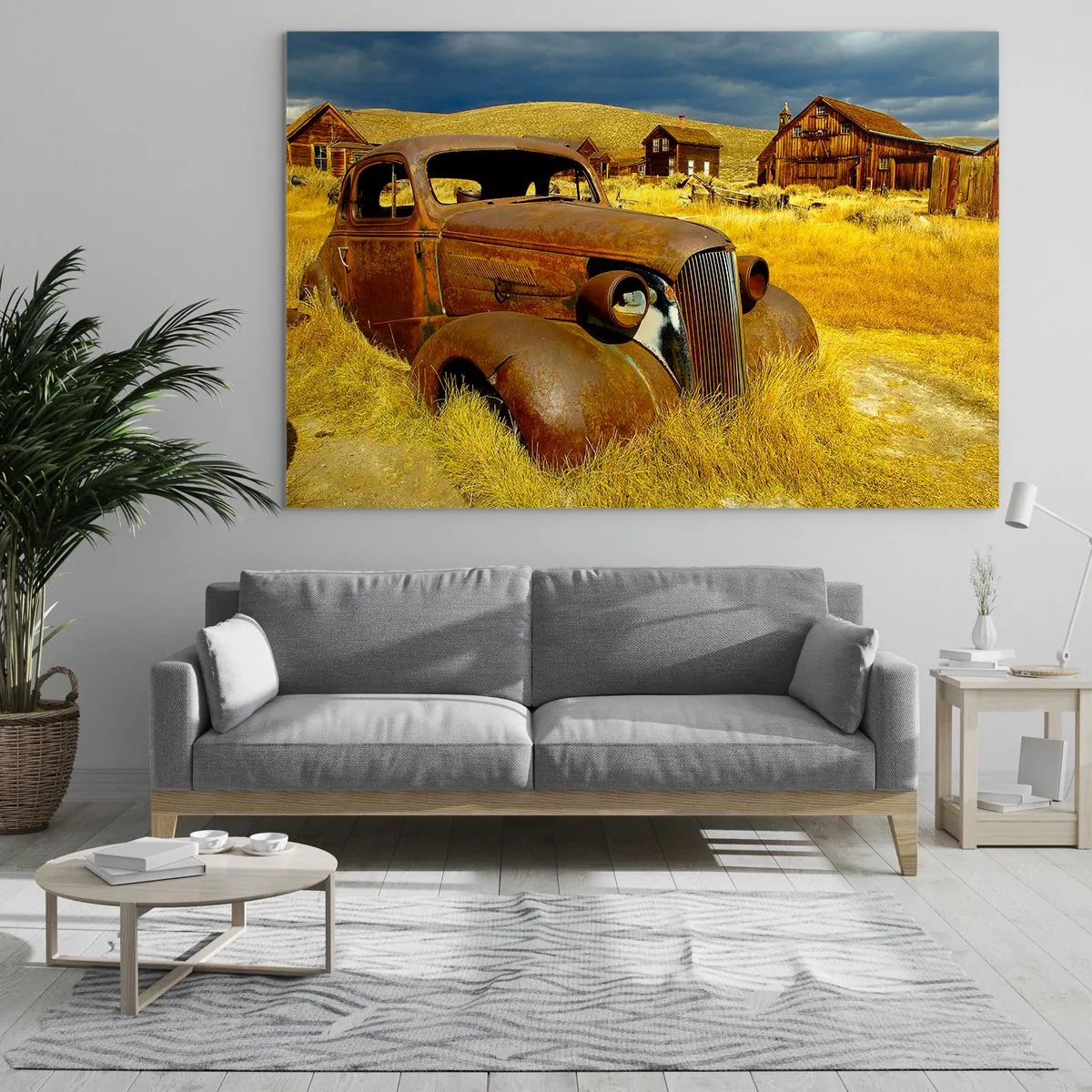 Obraz na skle - Veterán na pozadí opuštěné vesnice - 70x50cm - Zasloužený odpočinek - Moderní nástěnná dekorace do obývacího pokoje a ložnice ARTTOR