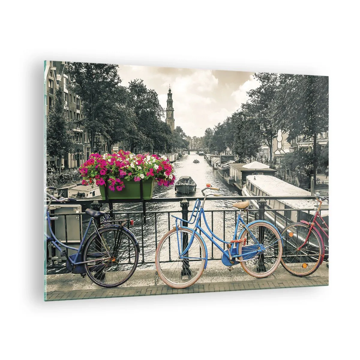 Obraz na skle - Barevná kola na mostě přes kanál - 70x50cm - Barvy  amsterdamské ulice - Moderní nástěnná dekorace do obývacího pokoje a ložnice ARTTOR