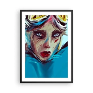 Plakát v černém rámu - Portrét ženy s intenzivním pohledem a modrým pozadím - 50x70cm - Silniční válečnice - Moderní nástěnná dekorace do obývacího pokoje a ložnice ARTTOR
