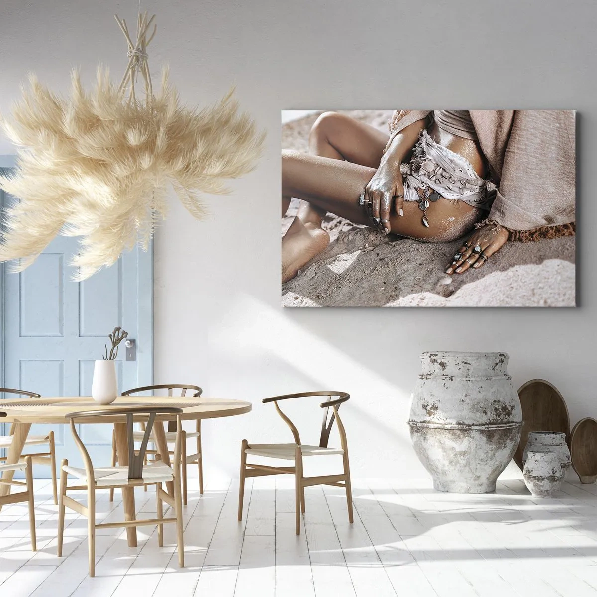 Obraz na plátně - Boho žena na pláži se šperky - 70x50cm - Vyplavena na břeh? - Moderní nástěnná dekorace do obývacího pokoje a ložnice ARTTOR