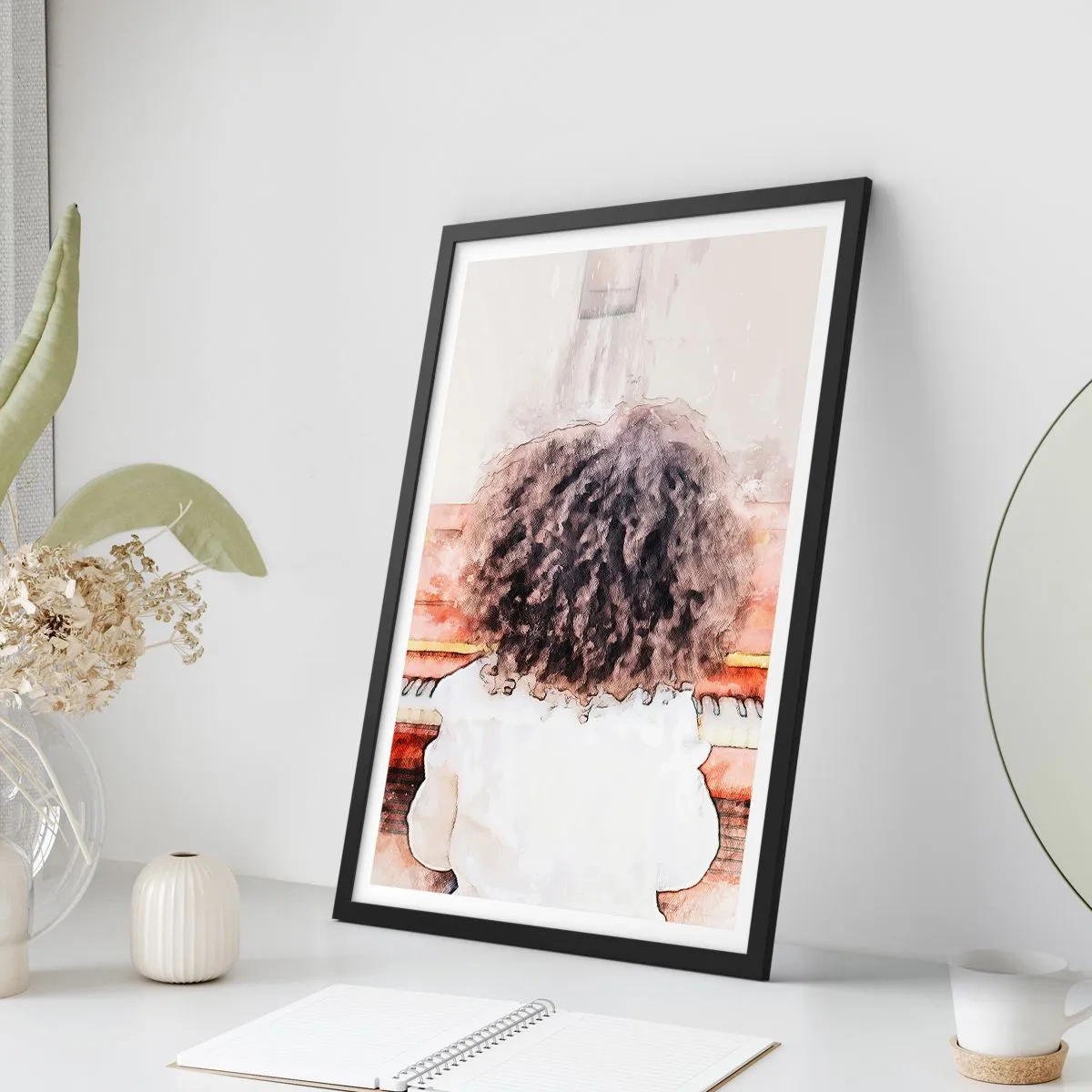 Plakát v černém rámu - Dítě s bujnými kadeřemi hrající na klavír ve stylu akvarelu - 50x70cm - V novém světě - Moderní nástěnná dekorace do obývacího pokoje a ložnice ARTTOR